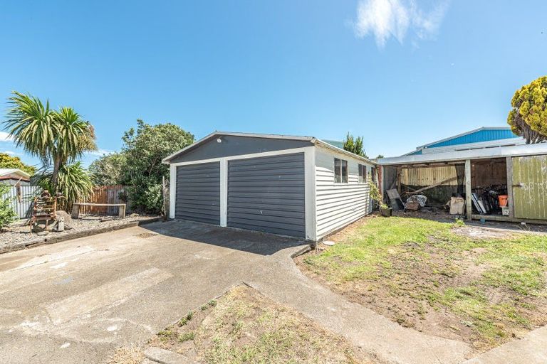 Photo of property in 108 Hinau Street, Castlecliff, Whanganui, 4501