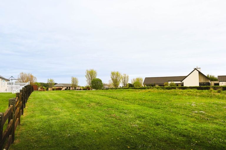 Photo of property in 5 Mara-kai Place, Pegasus, 7612