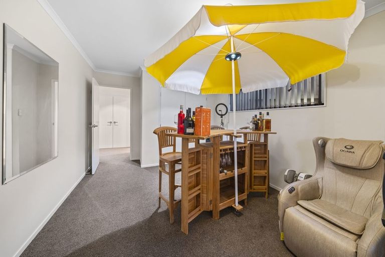 Photo of property in 14 Kereru Rise, Papakura, 2110