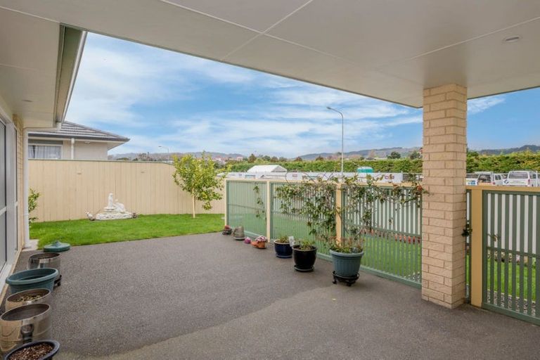 Photo of property in 2 Bridford Way, Paraparaumu, 5032