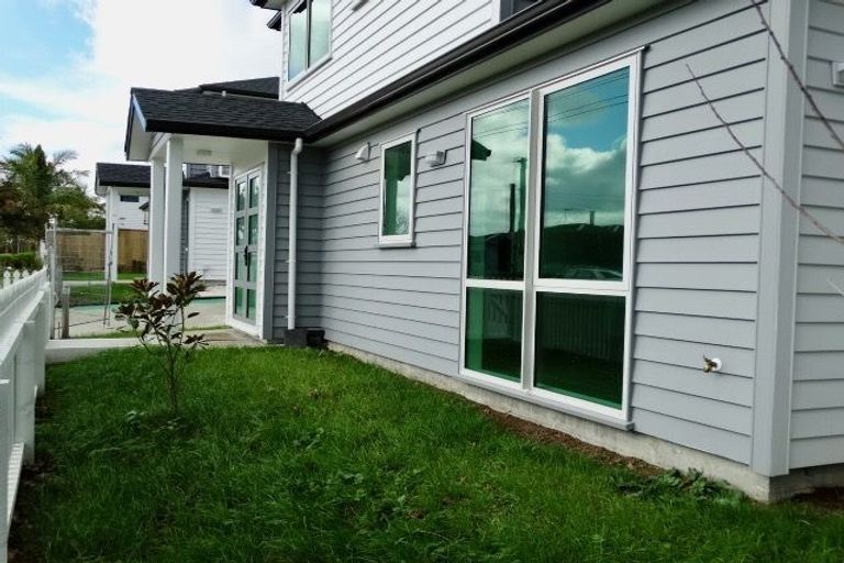 Photo of property in 4a Sherwood Avenue, Te Atatu South, Auckland, 0610