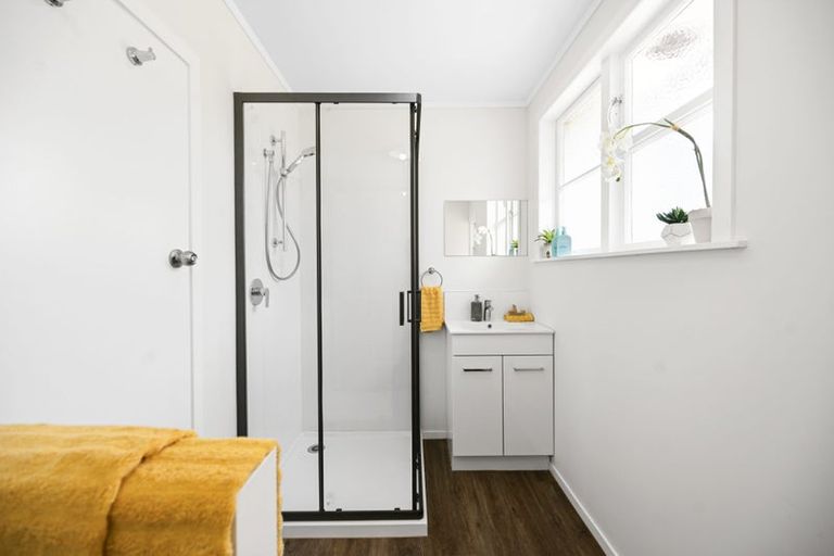 Photo of property in 15 Paul Crescent, Fairfield, Hamilton, 3214