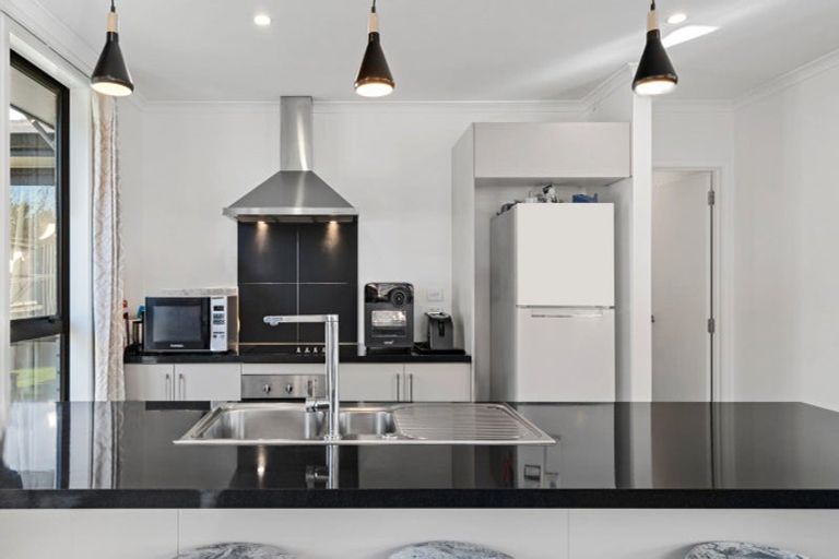 Photo of property in 27 Awataha Crescent, Pyes Pa, Tauranga, 3110