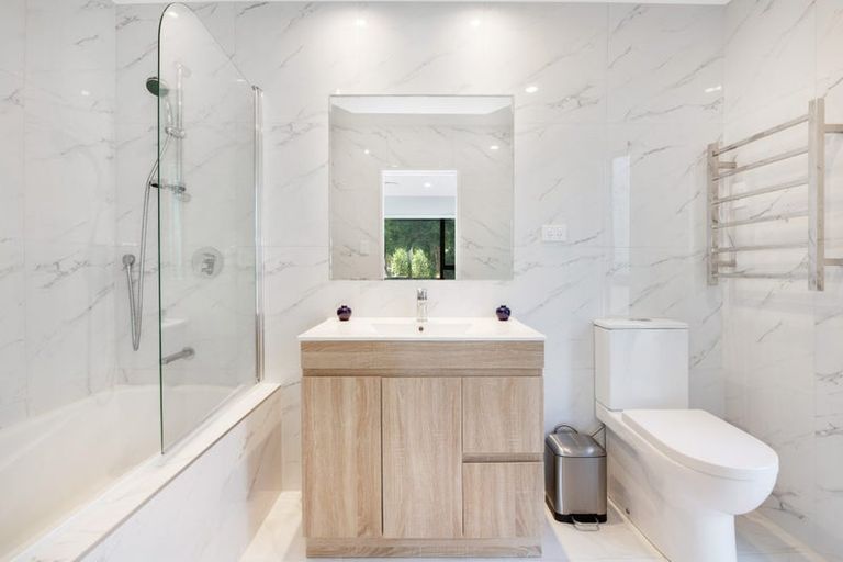 Photo of property in 132c Stapleford Crescent, Browns Bay, Auckland, 0630