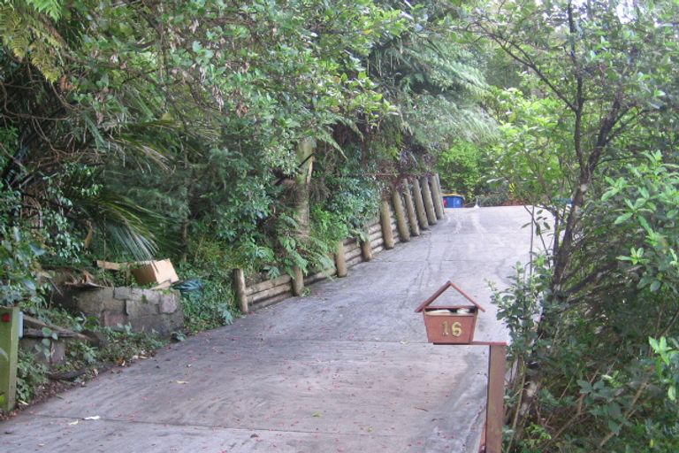 Photo of property in 16 Warner Park Avenue, Laingholm, Auckland, 0604