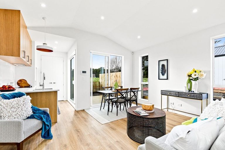 Photo of property in 15 Matakohe Road, Westgate, Auckland, 0814