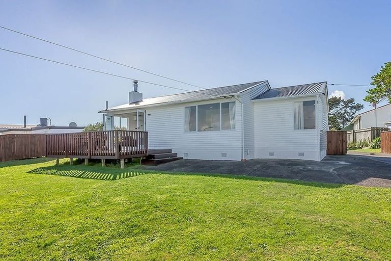 Photo of property in 79 Black Rock Road, Newlands, Wellington, 6037