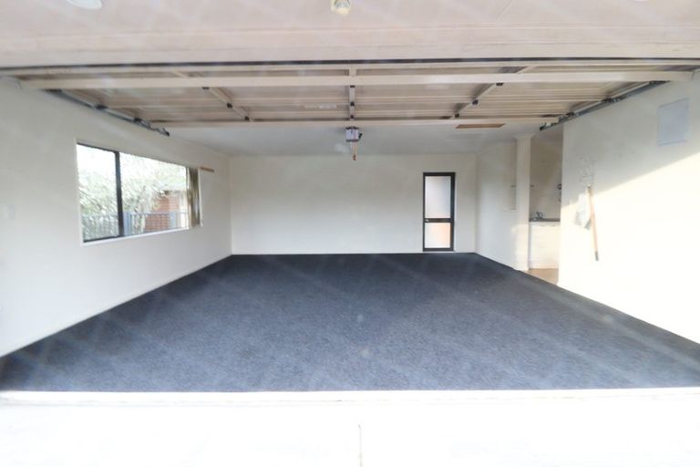 Photo of property in 12 Thomas Hamer Place, Greenhithe, Auckland, 0632