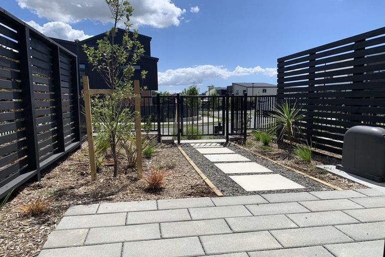 Photo of property in 35 Selo Street, Glen Eden, Auckland, 0602