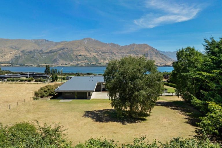 Photo of property in 311 Beacon Point Road, Wanaka, 9305