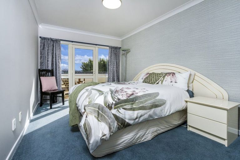 Photo of property in 121 Browns Bay Road, Browns Bay, Auckland, 0630