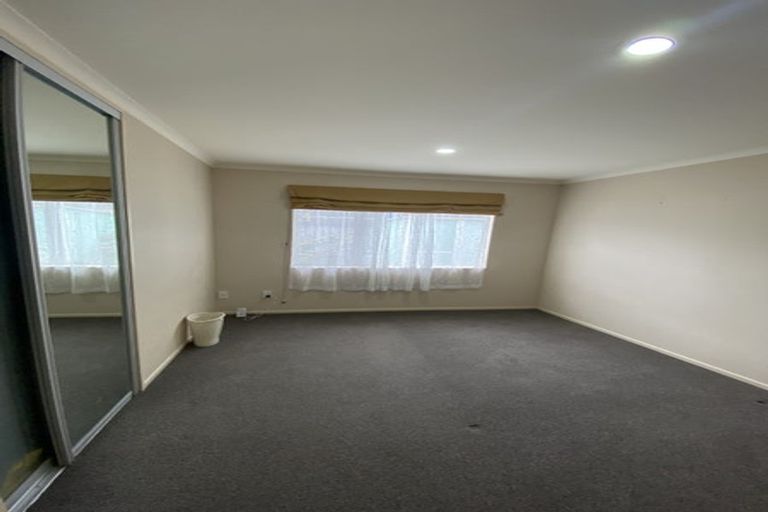 Photo of property in 14 Monash Place, Flat Bush, Auckland, 2016
