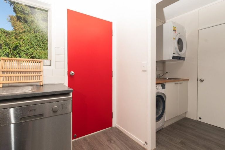 Photo of property in 5 Beeche Place, Birkdale, Auckland, 0626