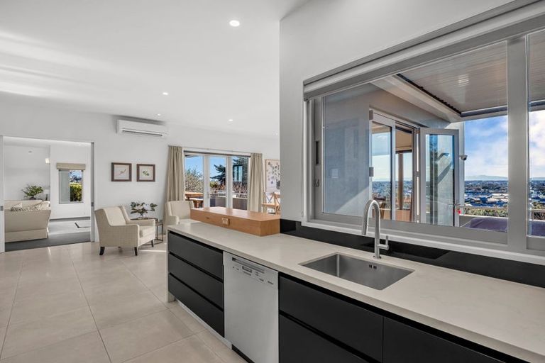 Photo of property in 891 Cashmere Road, Halswell, Christchurch, 8025