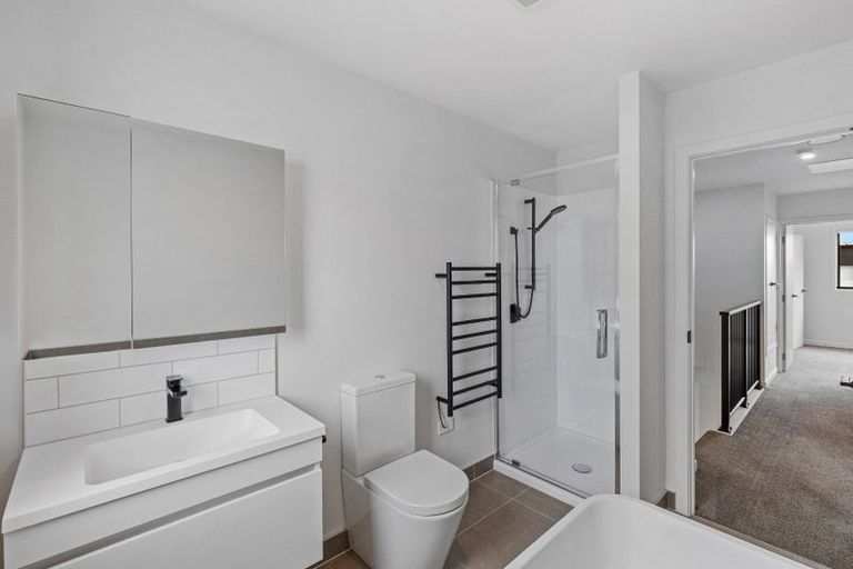 Photo of property in 24 Whanui Place, Mangere Bridge, Auckland, 2022