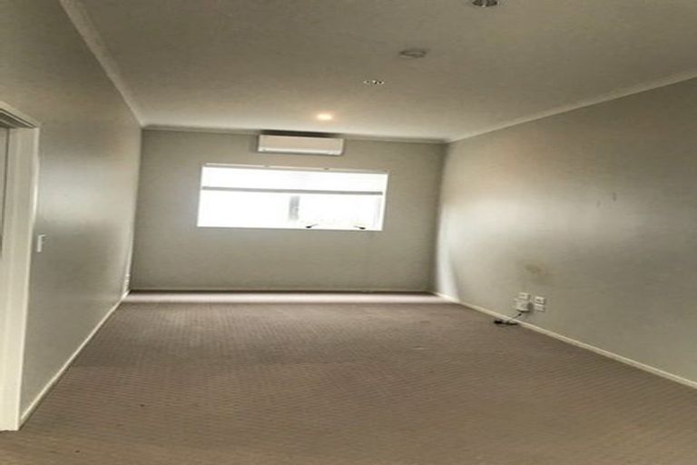 Photo of property in 11b Nimstedt Avenue, Oteha, Auckland, 0632