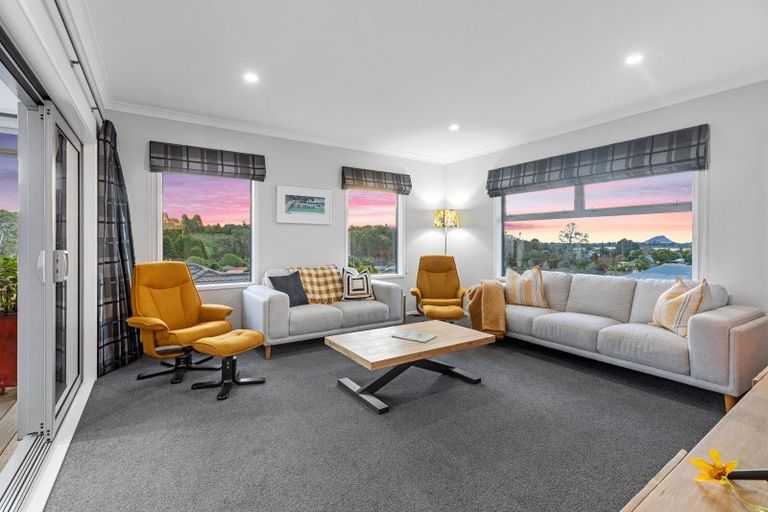 Photo of property in 111 Oteki Park Drive, Welcome Bay, Tauranga, 3112