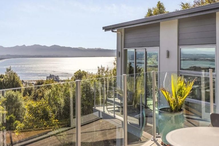 Photo of property in 28 Commodore Place, Britannia Heights, Nelson, 7010
