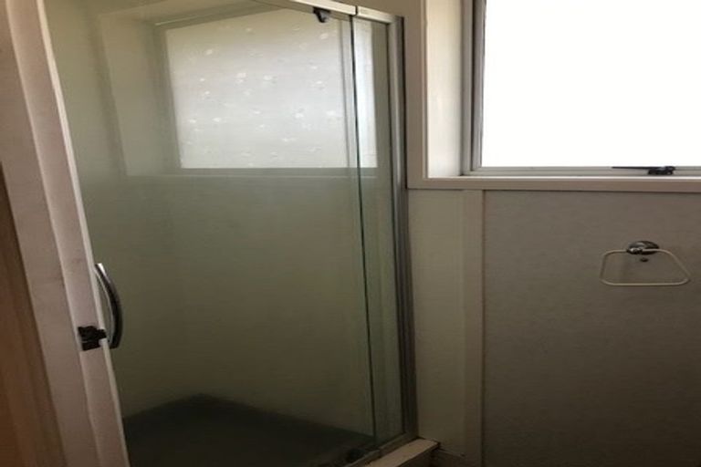 Photo of property in 2/31 Mccrystal Avenue, Bucklands Beach, Auckland, 2012