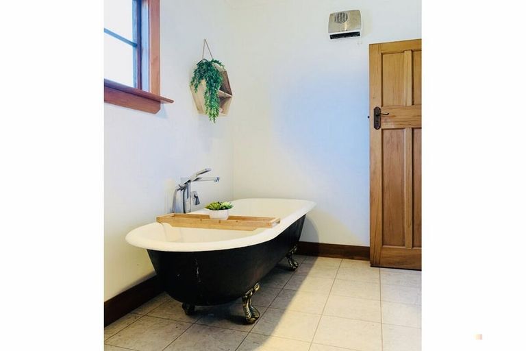 Photo of property in 17 Thackeray Street, Saint Andrews, 7988