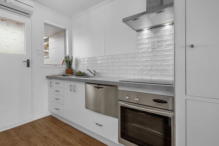 Photo of property in 4c Owens Terrace, Upper Riccarton, Christchurch, 8041