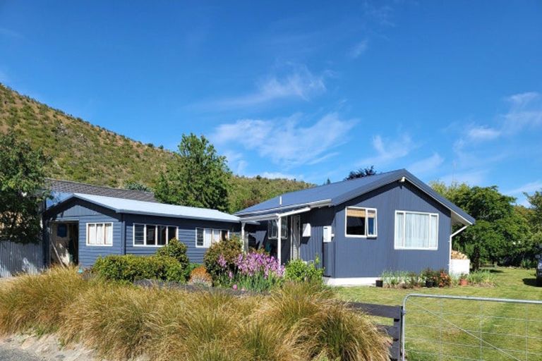 Photo of property in 2 Keene Place, Omarama, 9412