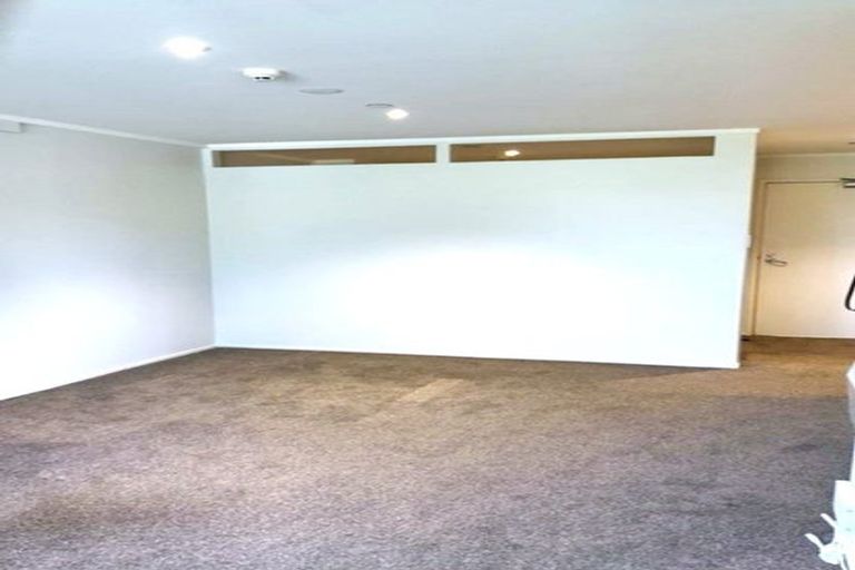 Photo of property in 12a/30 Westward Ho, Glen Eden, Auckland, 0602