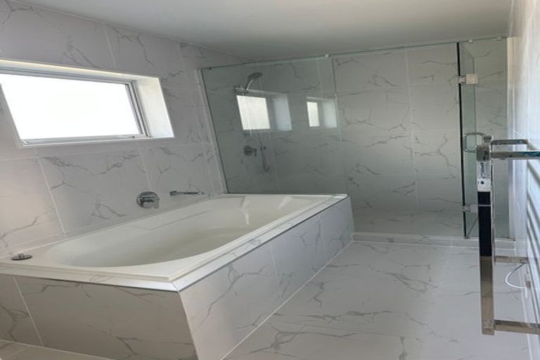 Photo of property in 77 Granville Drive, Massey, Auckland, 0614