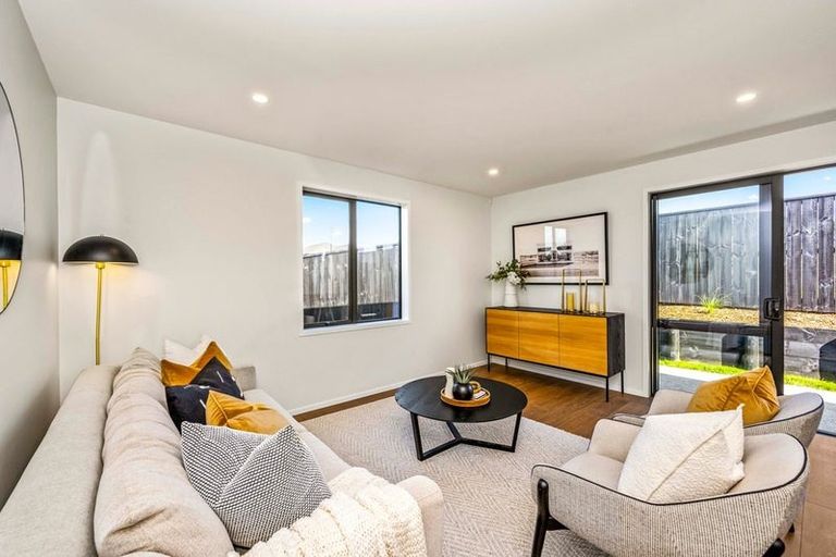 Photo of property in 4 Manaakitia Road, Karaka, 2124