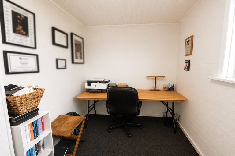 Photo of property in 20 Aorangi Road, Bryndwr, Christchurch, 8053