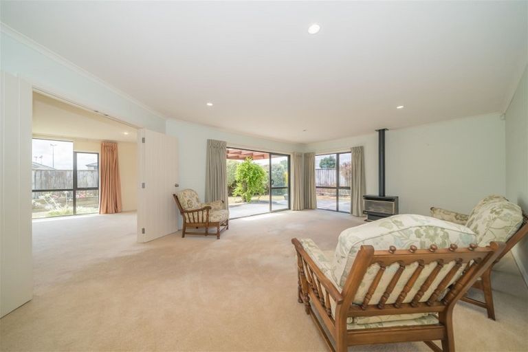 Photo of property in 6 Virginia Grove, Milson, Palmerston North, 4414