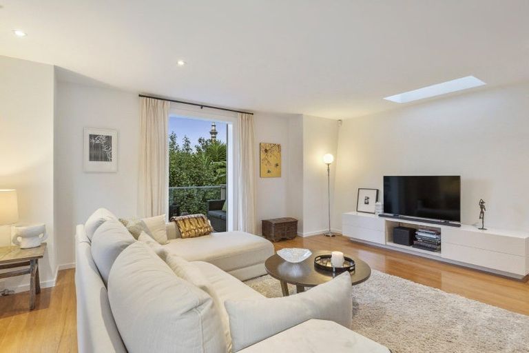 Photo of property in 6b Tahuna Street, Freemans Bay, Auckland, 1011