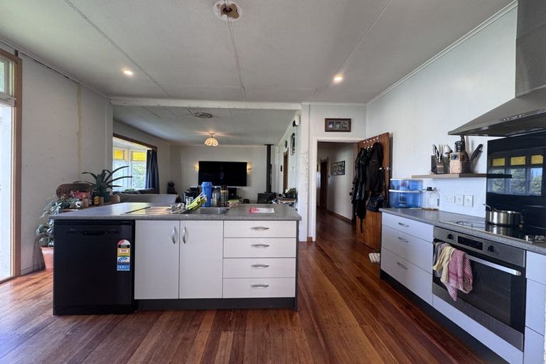 Photo of property in 13 Lyon Street, Marton, 4710