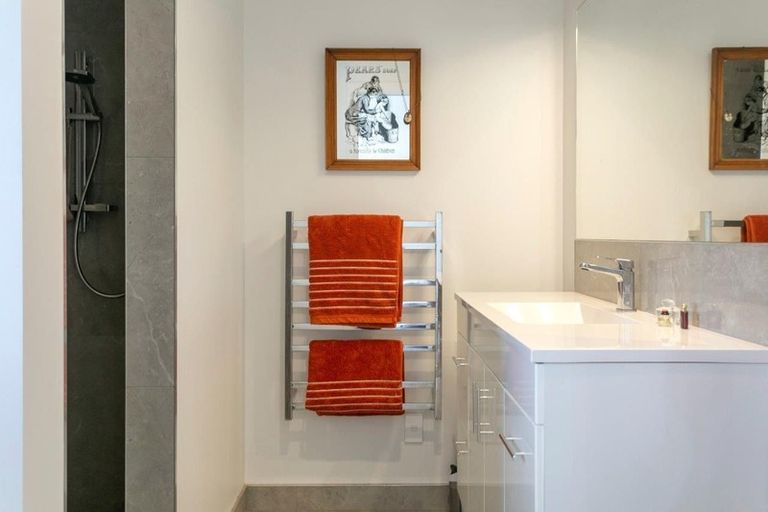 Photo of property in 98 Loch Views Road, Acacia Bay, Taupo, 3385