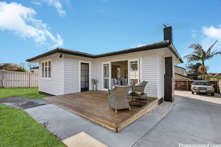 Photo of property in 16 Botany Road, Howick, Auckland, 2010