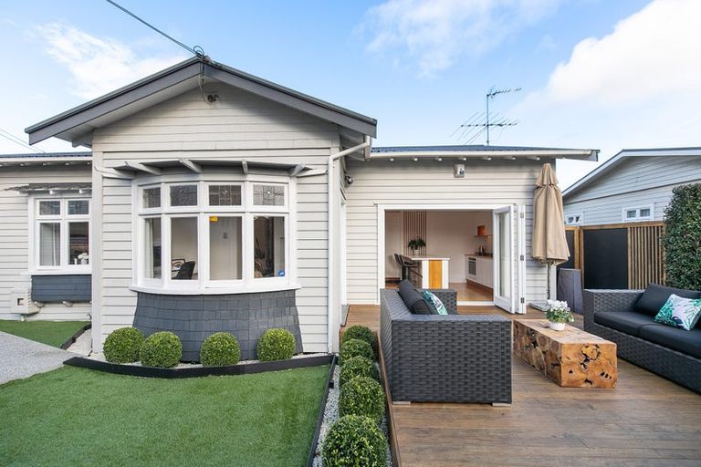 Photo of property in 61 Mount Smart Road, Onehunga, Auckland, 1061