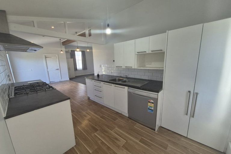 Photo of property in 94 Olliviers Road, Phillipstown, Christchurch, 8011