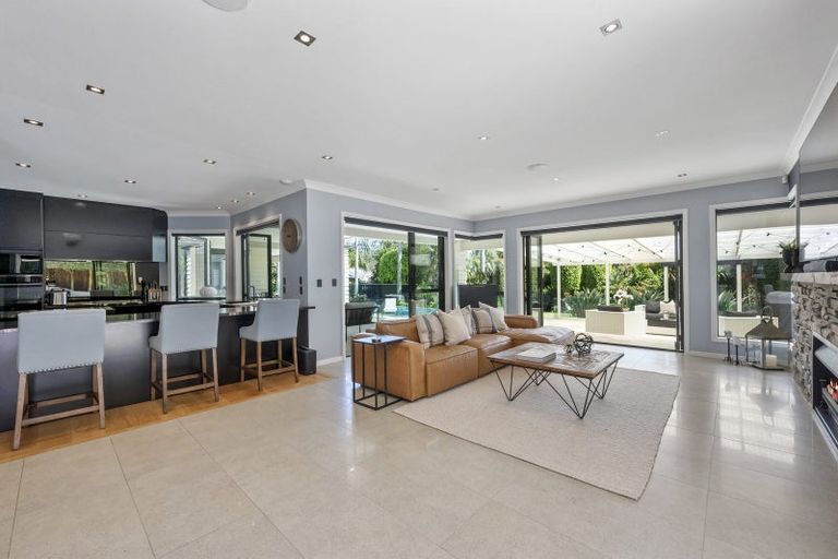 Photo of property in 12a Wainoni Heights, Greenhithe, Auckland, 0632