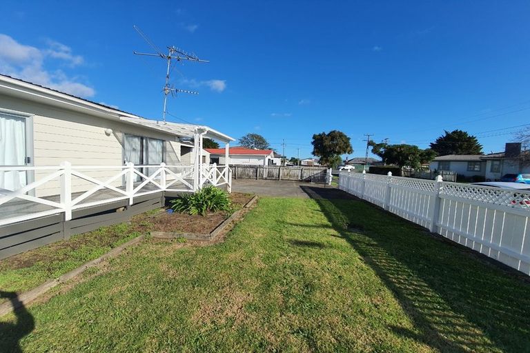 Photo of property in 2/107 Russell Road, Manurewa, Auckland, 2102