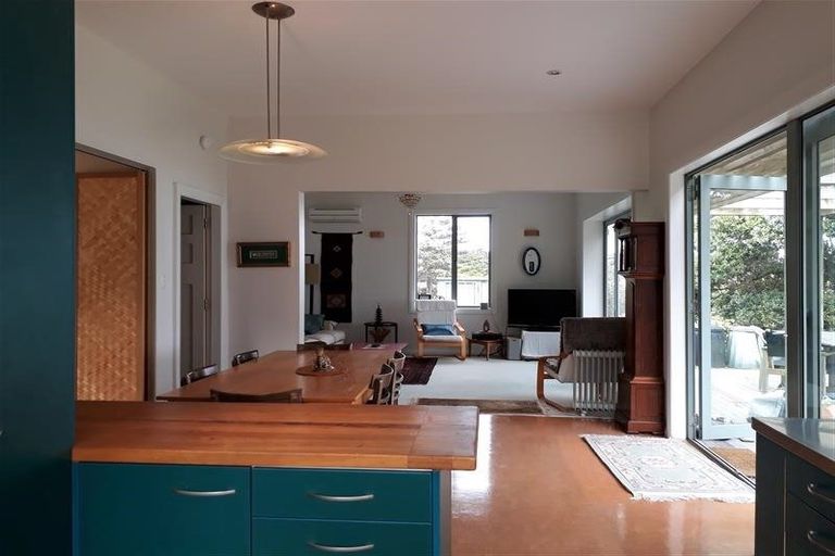 Photo of property in 137 Wellington Road, Paekakariki, 5034