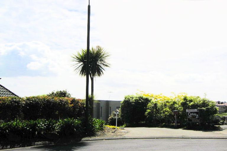 Photo of property in 15 Javelin Close, Gulf Harbour, Whangaparaoa, 0930