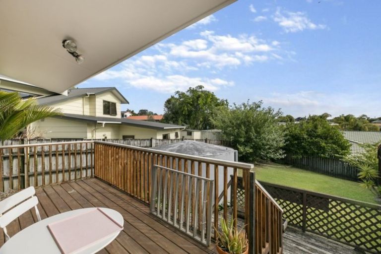 Photo of property in 22 Waiora Road, Stanmore Bay, Whangaparaoa, 0932