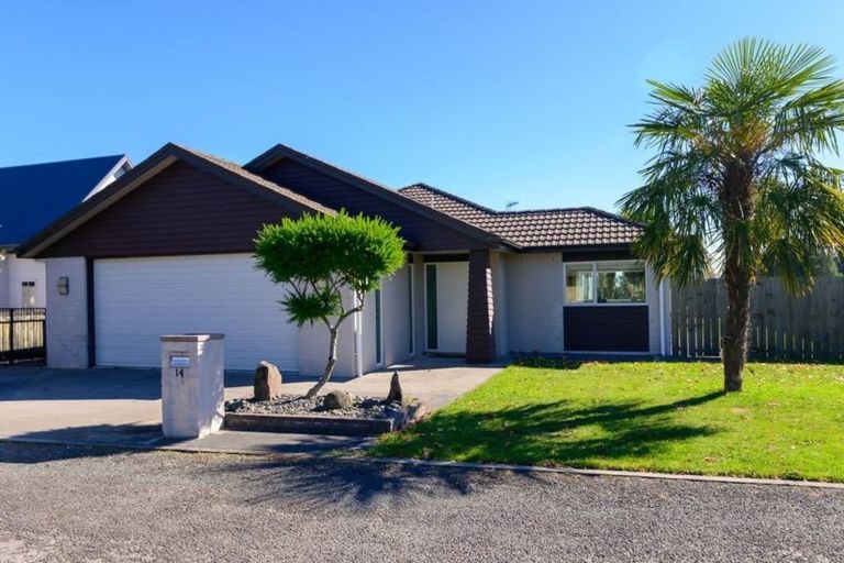 Photo of property in 14 Stonebridge Park Drive, Holdens Bay, Rotorua, 3010