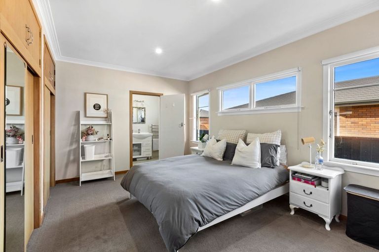 Photo of property in 157 Mangorei Road, Merrilands, New Plymouth, 4312