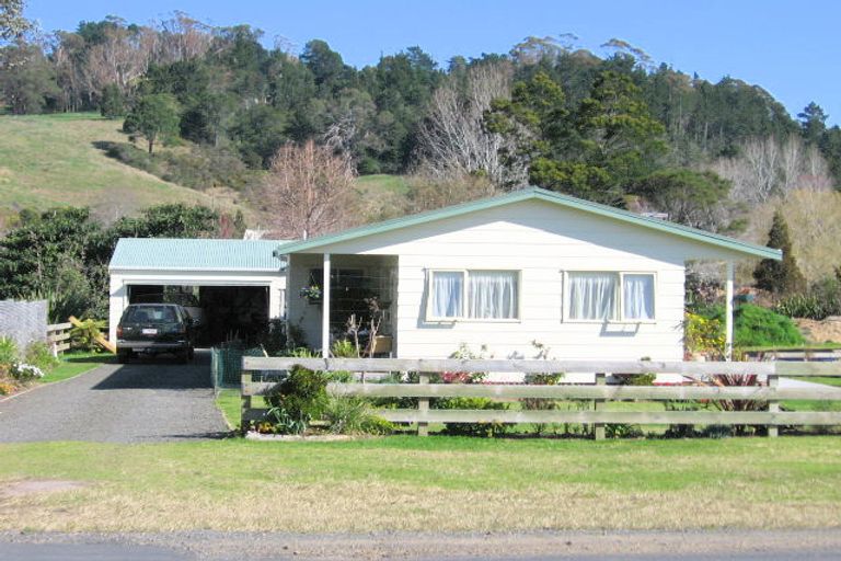 Photo of property in 20 Captain Cook Road, Cooks Beach, Whitianga, 3591