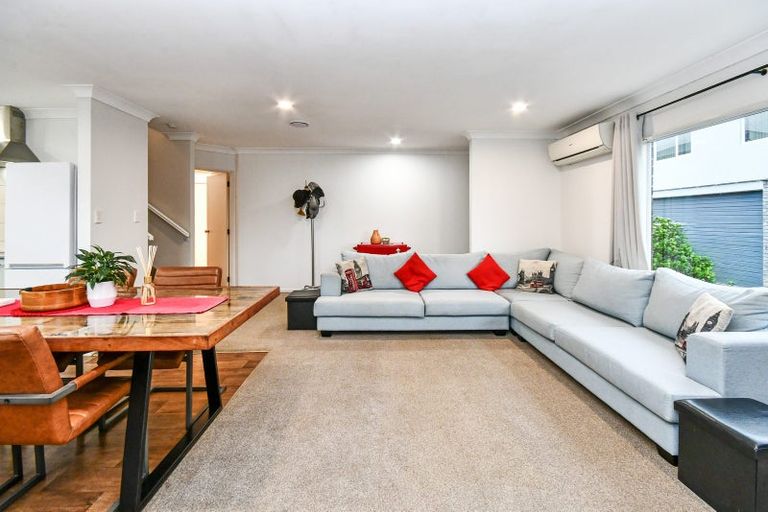 Photo of property in 30b Wellington Street, Pukekohe, 2120