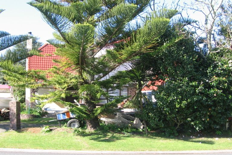 Photo of property in 121 Moana Anu Anu Avenue, Whangamata, 3620
