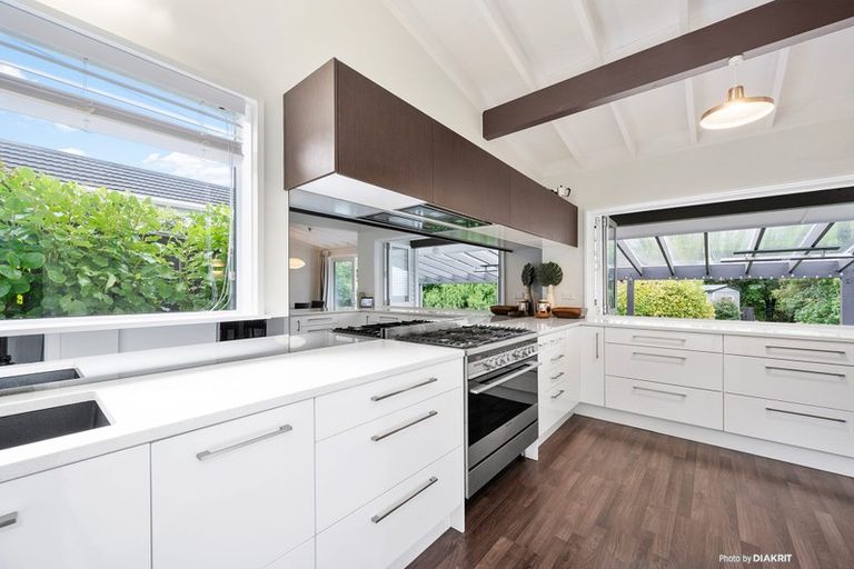 Photo of property in 8 Nicholson Road, Khandallah, Wellington, 6035