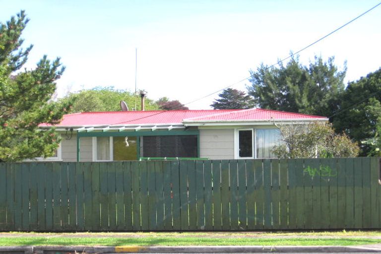 Photo of property in 2/11 Forest Hill Road, Henderson, Auckland, 0612