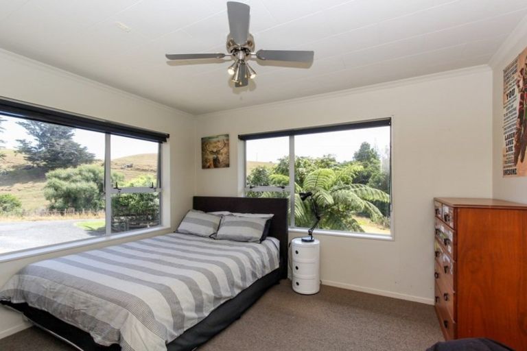 Photo of property in 31 Sealy Road, Omata, New Plymouth, 4374